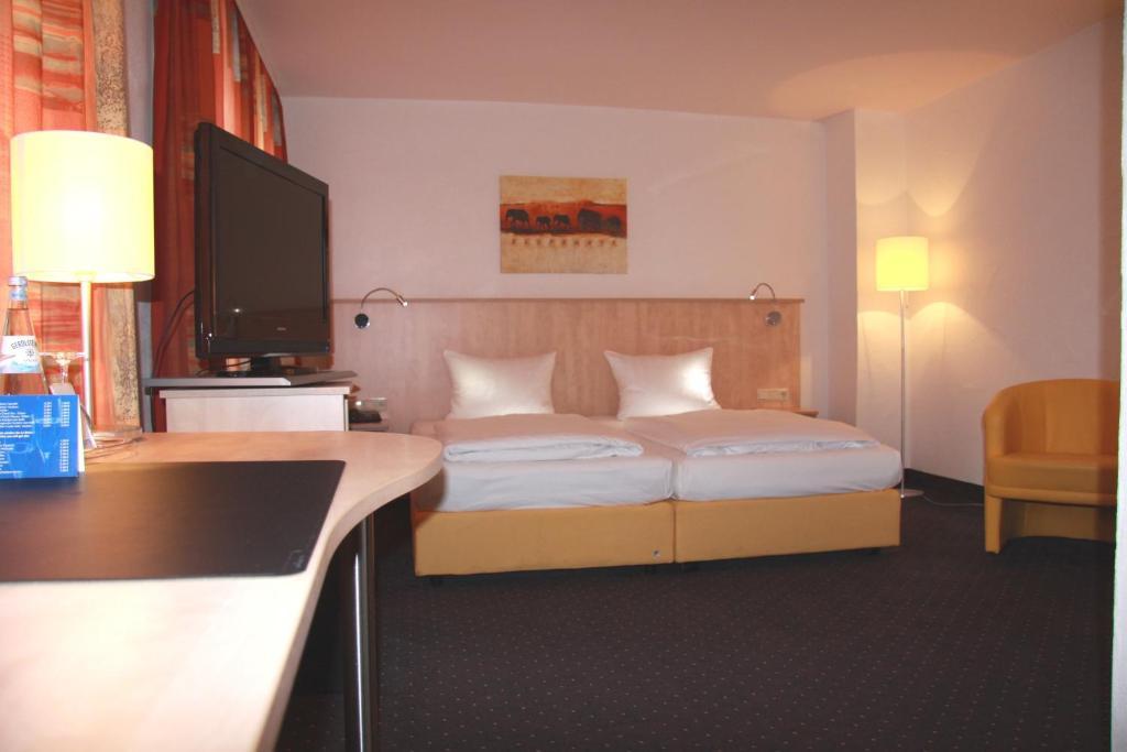 Hotel Barth Kaiserslautern Bagian luar foto